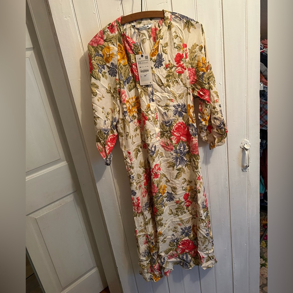 NEW Zara xs Multicolor Floral long puff sleeve button down midi dress